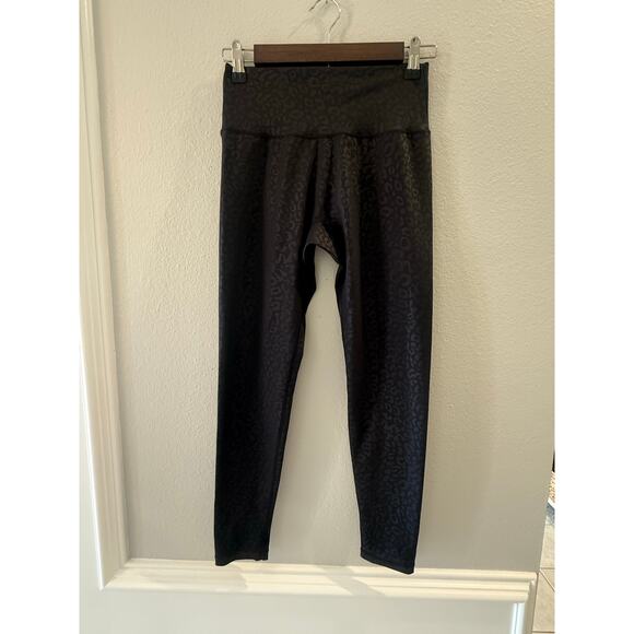 Buff Bunny Collection Legacy Women's Embossed Black Leopard Print Sz M Leggings - Picture 1 of 5